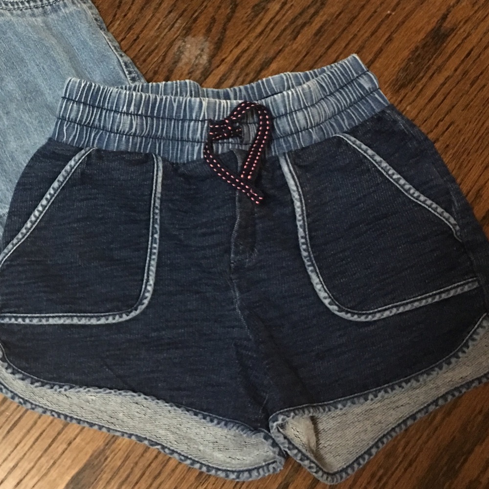 Girl shorts sz6/7